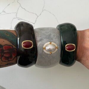 NWT Lucite Resin Bangle Set – Chunky Statement Bracelets with Red Cabochon